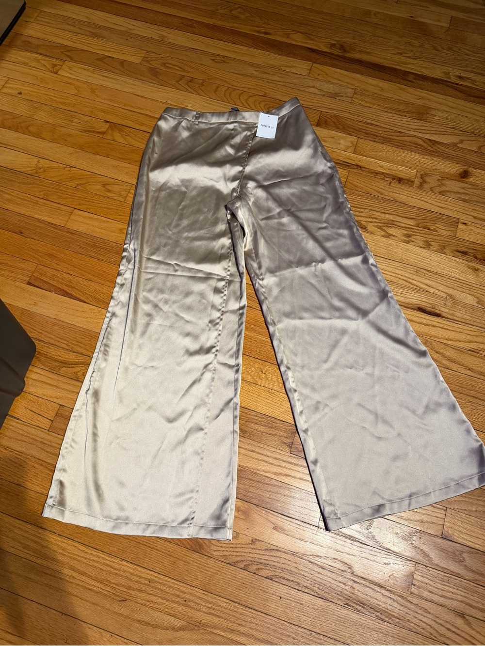 NWT Forever 21 Satin Wide-Leg Pants Champagne Beige with Slit Cover shimmer sz L